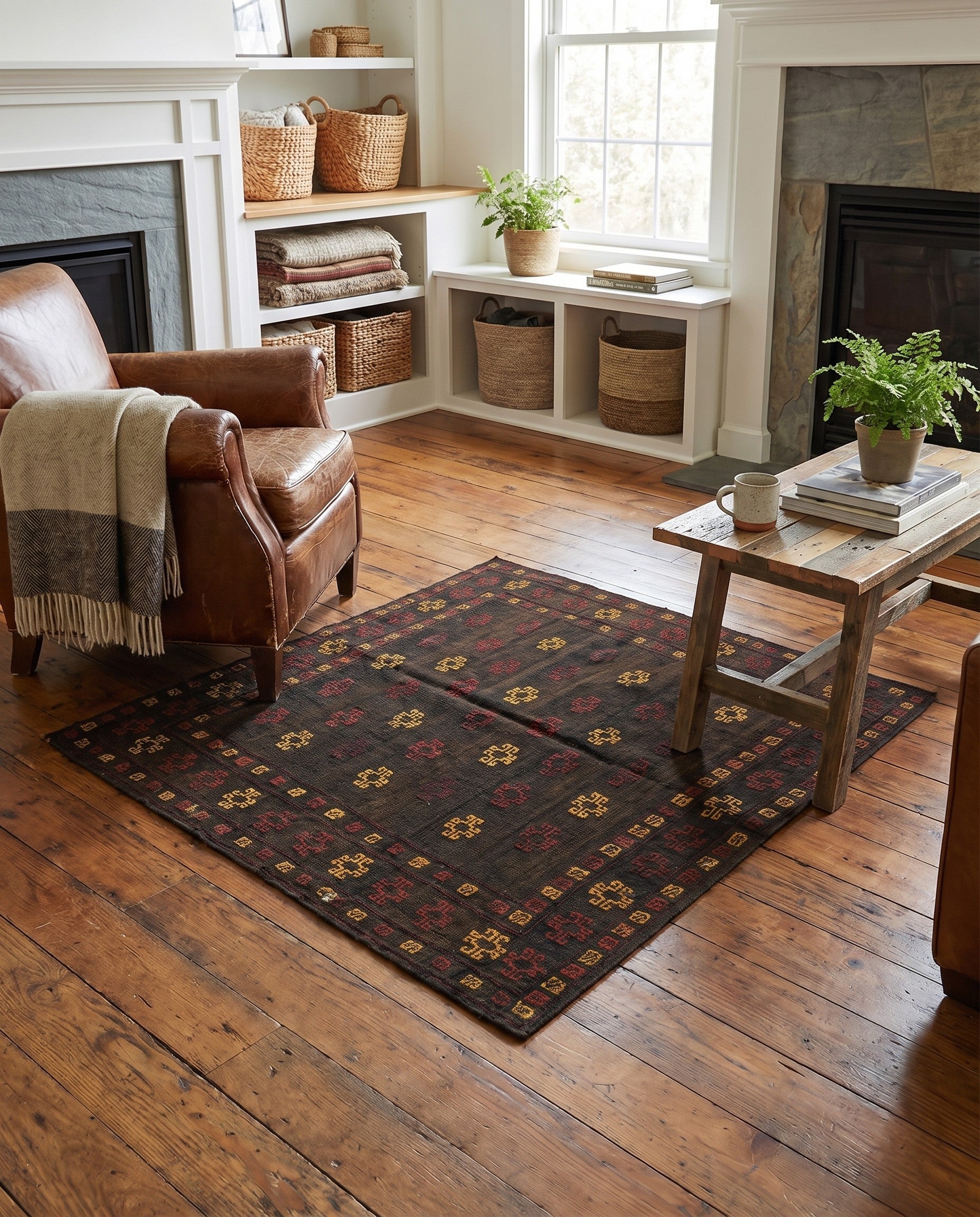 4' 2 x 4' 3 Hand Knotted Sumak Wool Square Rug
