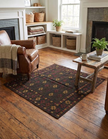 4' 2 x 4' 3 Hand Knotted Sumak Wool Square Rug