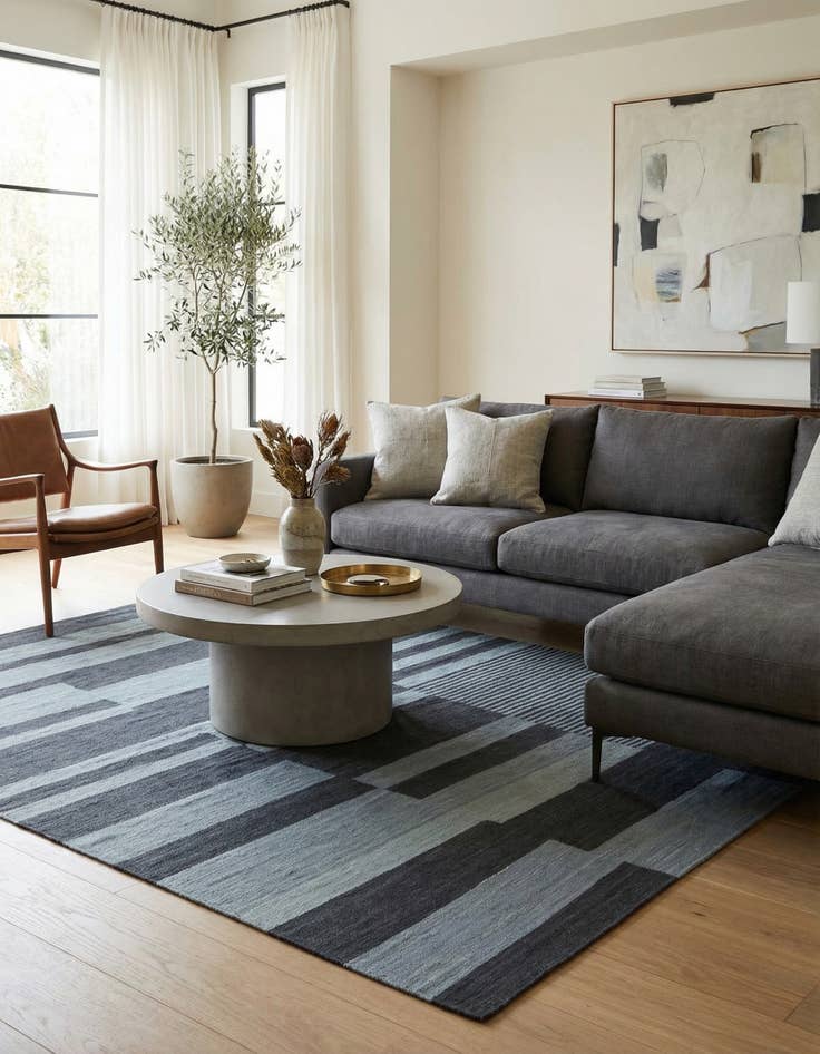 Detail image of 5' 2 x 6' 4  Hand Woven Kilim Modern Wool Square Rug