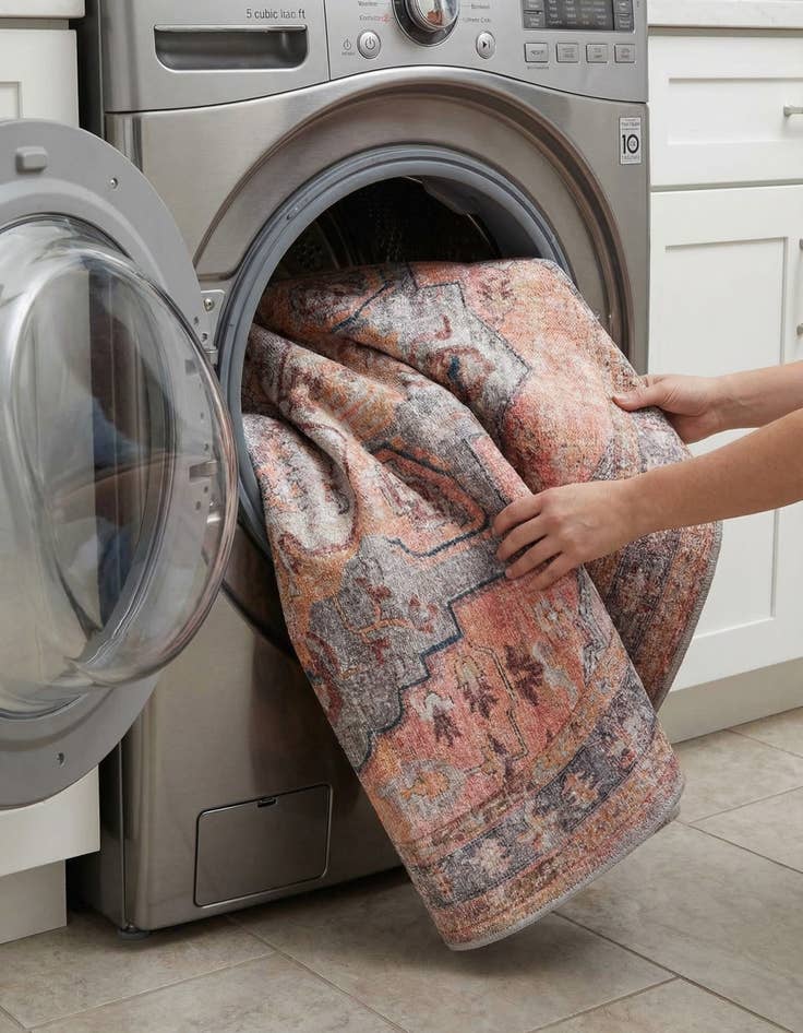 Detail image of  5' 3 x 5' 3  Washable Mangata Round Rug