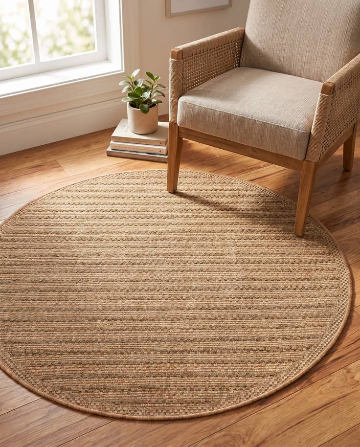 Detail image of 5' 3 x 5' 3 Easy-Clean Border Indoor / Outdoor Round Rug
