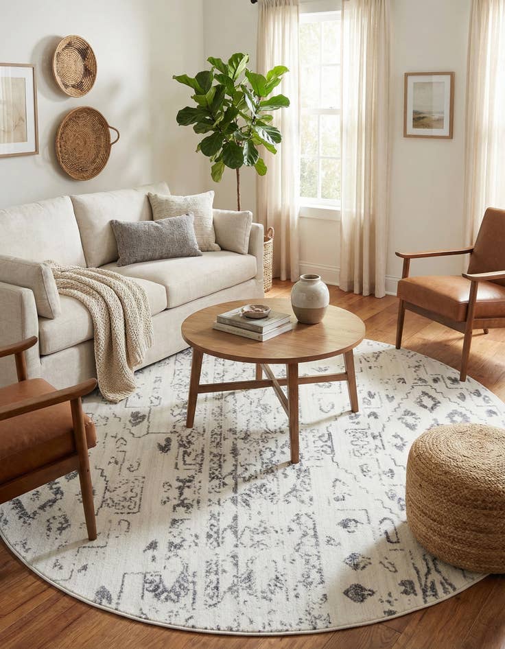 Detail image of 8' x 8' Madrid Round Rug