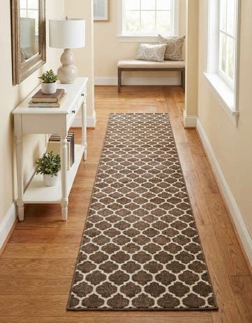 2' 7 x 16' 5 Lattice Runner Rug