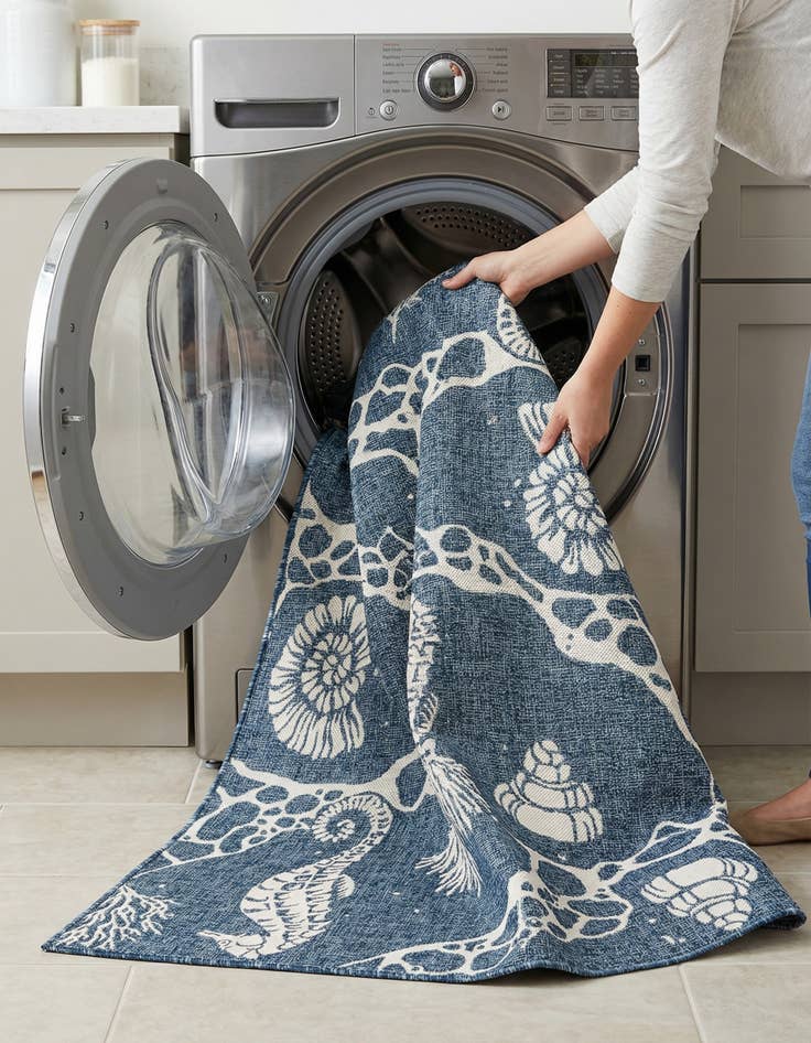 Detail image of  5' 3 x 7'  Washable Coastal Indoor / Outdoor Rug