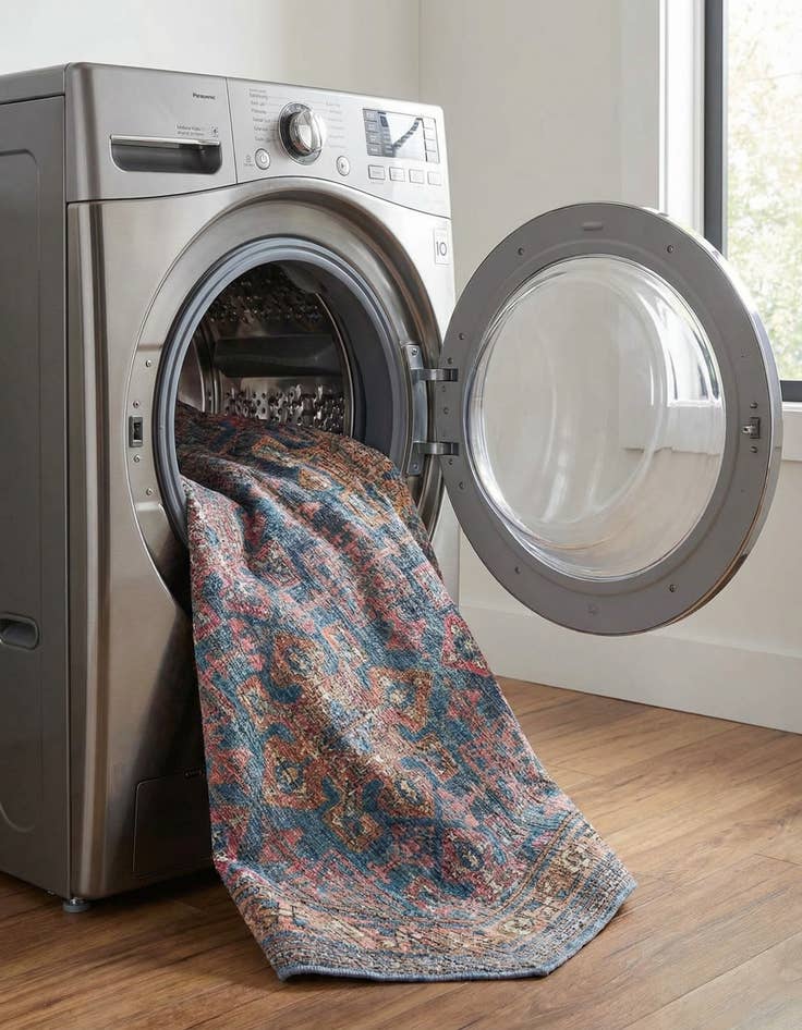 Detail image of 7' 10 x 7' 10  Washable Nostalgia Octagon Rug