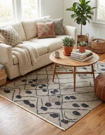 5' x 6' 6 Hand Knotted Moroccan Wool Rug