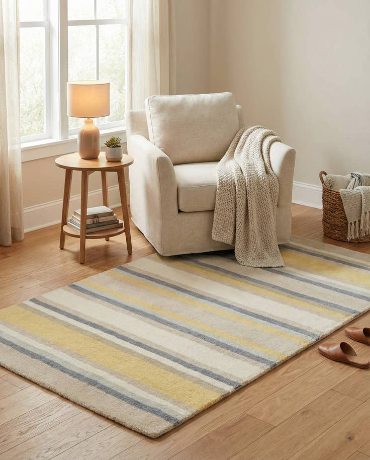 Detail image of 2' 8 x 4' 10 Luna Wool Rug
