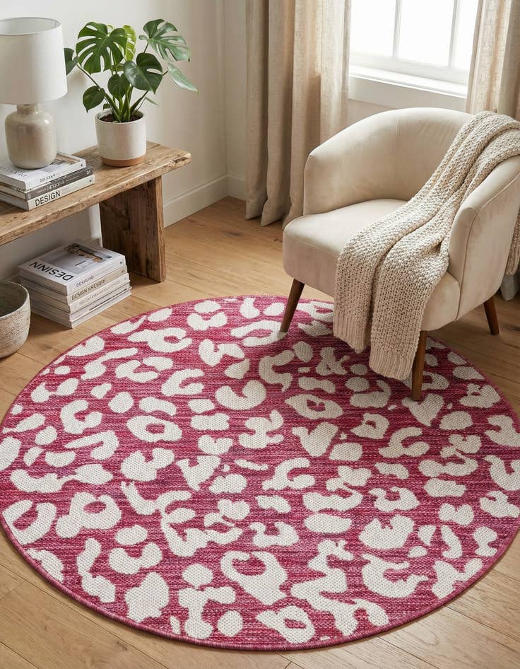 Detail image of 3' x 3'  Washable Safari Indoor / Outdoor Round Rug