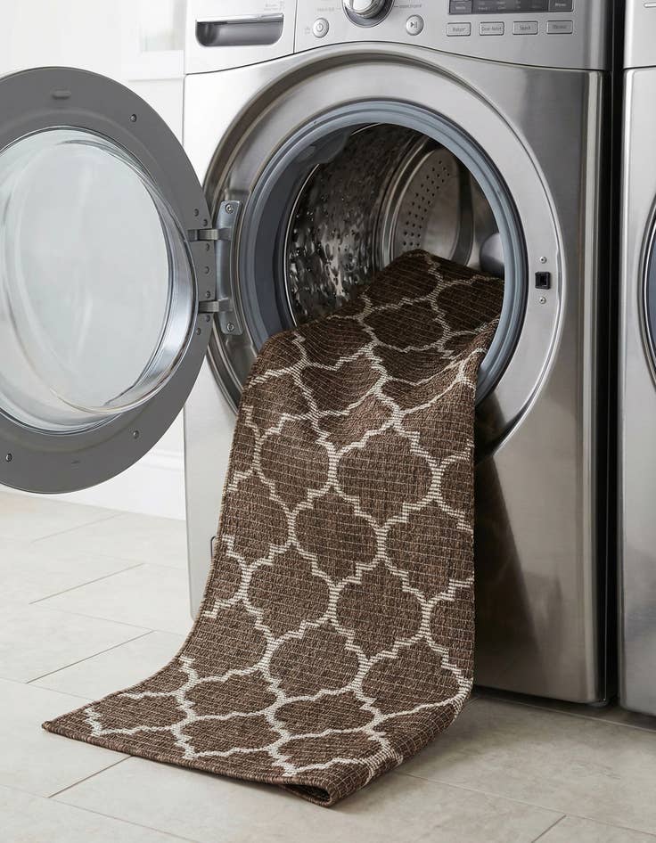 Detail image of  2' x 6'  Washable Lattice Indoor / Outdoor Runner Rug