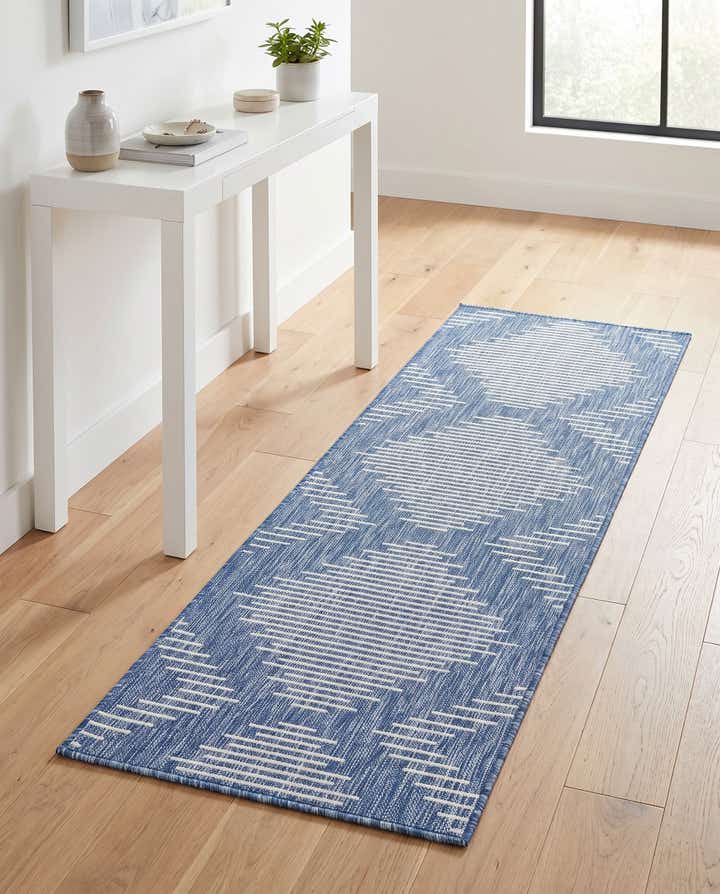 2' x 6' Easy-Clean Modern Indoor / Outdoor Runner Rug