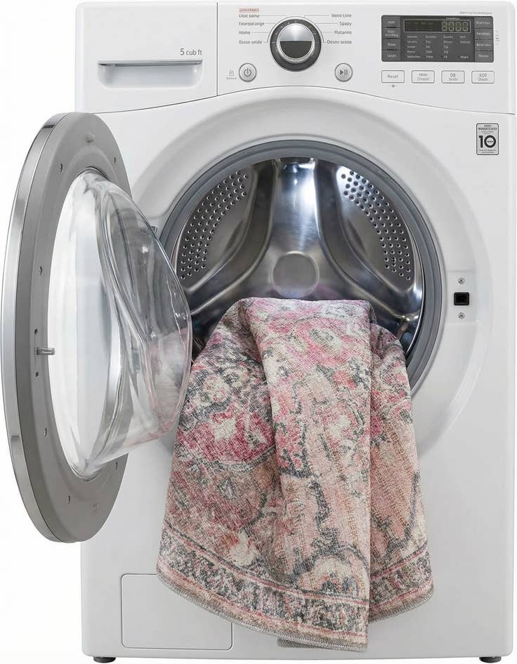 Detail image of 4' x 4'  Washable Nostalgia Round Rug