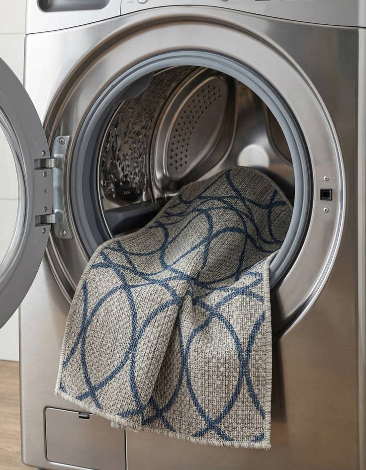 Detail image of 2' x 6'  Washable Trellis Indoor / Outdoor Runner Rug