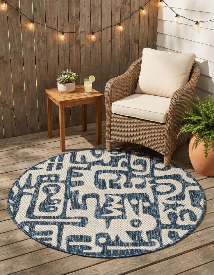 Detail image of 3' x 3'  Washable Modern Indoor / Outdoor Round Rug