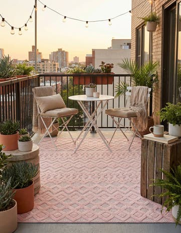 4' x 6' Easy-Clean Trellis Textured Indoor / Outdoor Rug