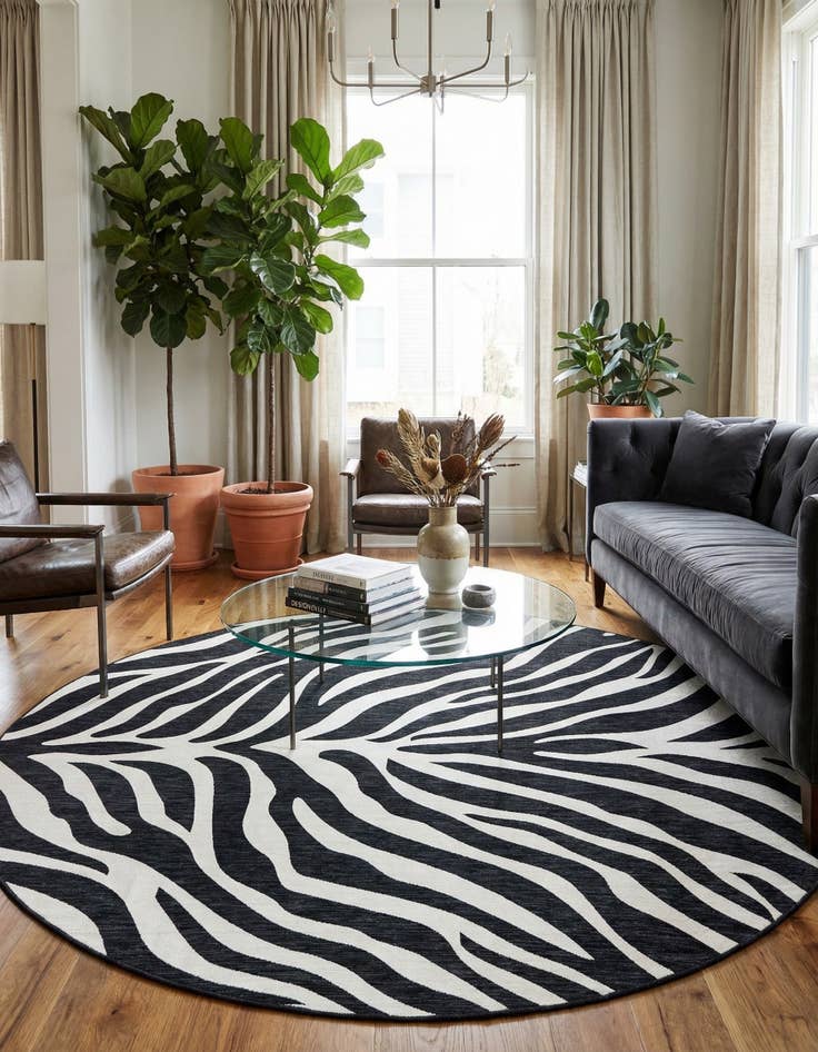 Detail image of 10' x 10'  Washable Safari Indoor / Outdoor Round Rug