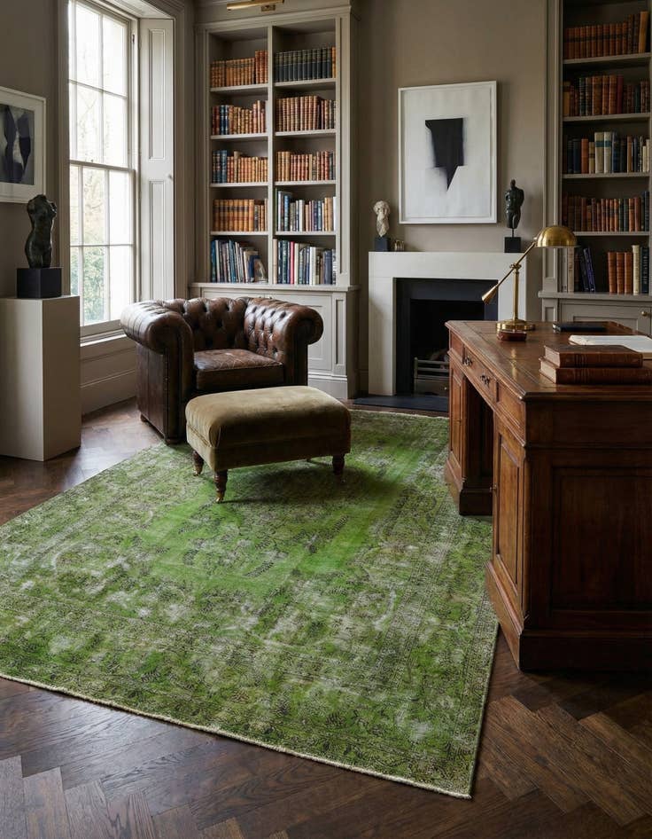 Detail image of 7' 10 x 11' 11 Vintage Royal Wool Rug