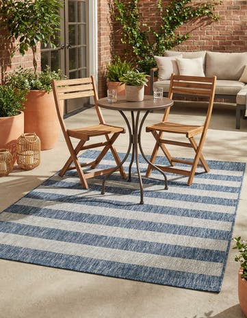 5' 3 x 7' Easy-Clean Ribbon Indoor / Outdoor Rug