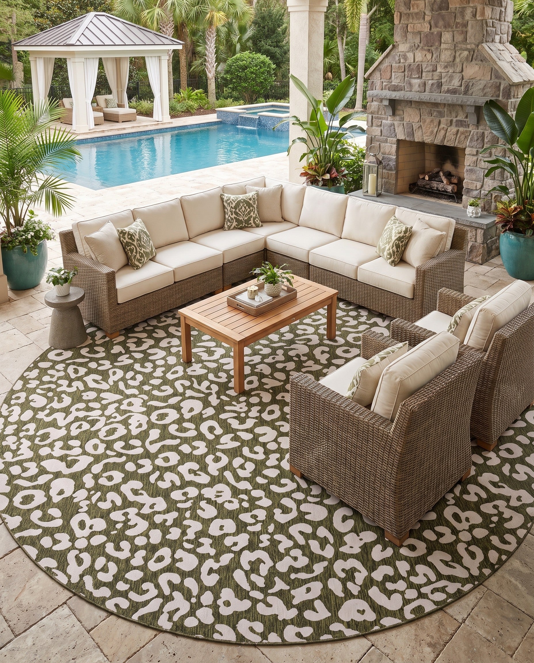 Green Easy-Clean Safari Indoor / Outdoor Round Rug