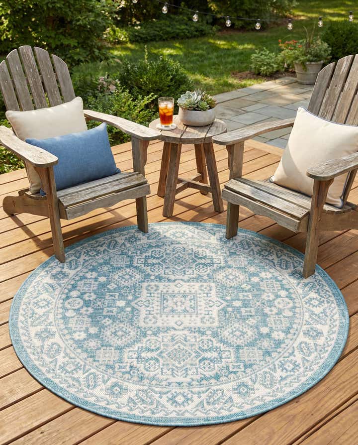 4' x 4' Easy-Clean Aztec Indoor / Outdoor Round Rug