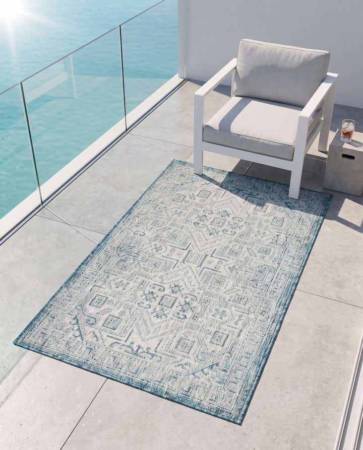 3' x 5' 3 Easy-Clean Aztec Indoor / Outdoor Rug