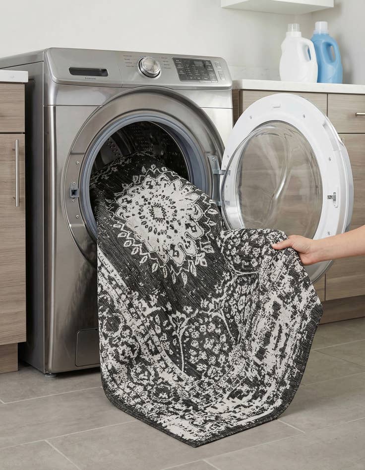 Detail image of  5' 3 x 7'  Washable Traditional Indoor / Outdoor Rug