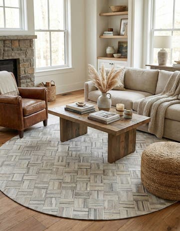 7' 10 x 7' 10 Cowhide Leather Round Rug