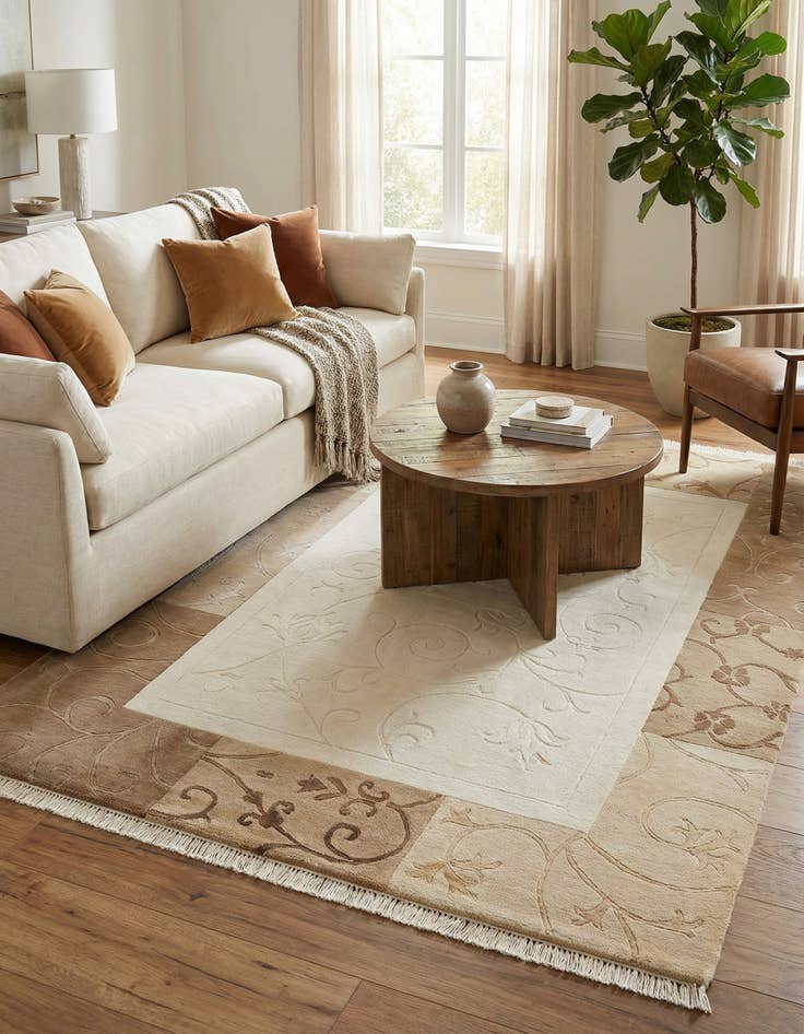 Detail image of 4' 7 x 6' 8  Hand Knotted Darya Wool Rug