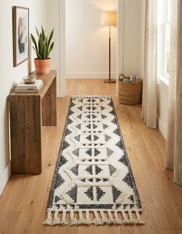 Black and White Hand Woven Arizona Wool Runner Rug