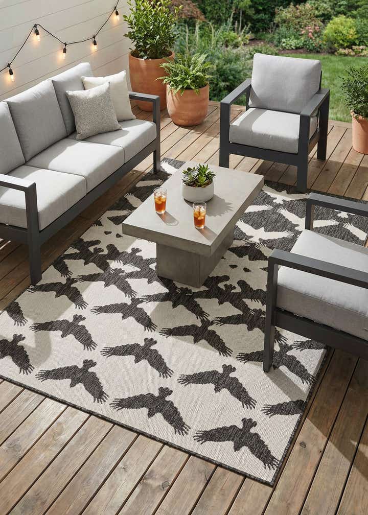 5' 3 x 7' Easy-Clean Modern Indoor / Outdoor Rug