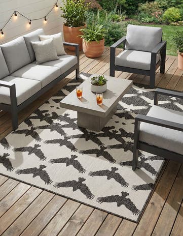 5' 3 x 7' Easy-Clean Modern Indoor / Outdoor Rug