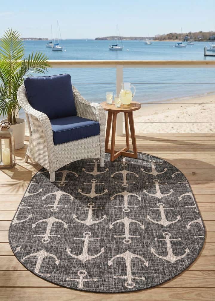 5' 3 x 8' Easy-Clean Coastal Indoor / Outdoor Oval Rug
