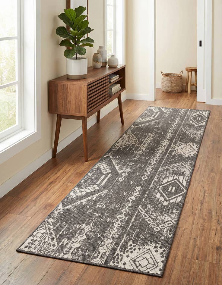 Detail image of 2' 7 x 12'  Washable Bohemian Indoor / Outdoor Runner Rug
