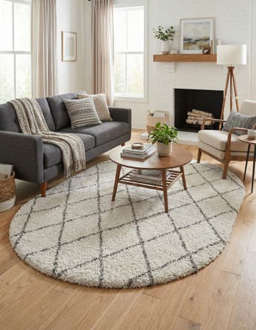 5' 3 x 8' Moroccan Shag Oval Rug