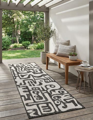 2' x 6' Easy-Clean Modern Indoor / Outdoor Runner Rug
