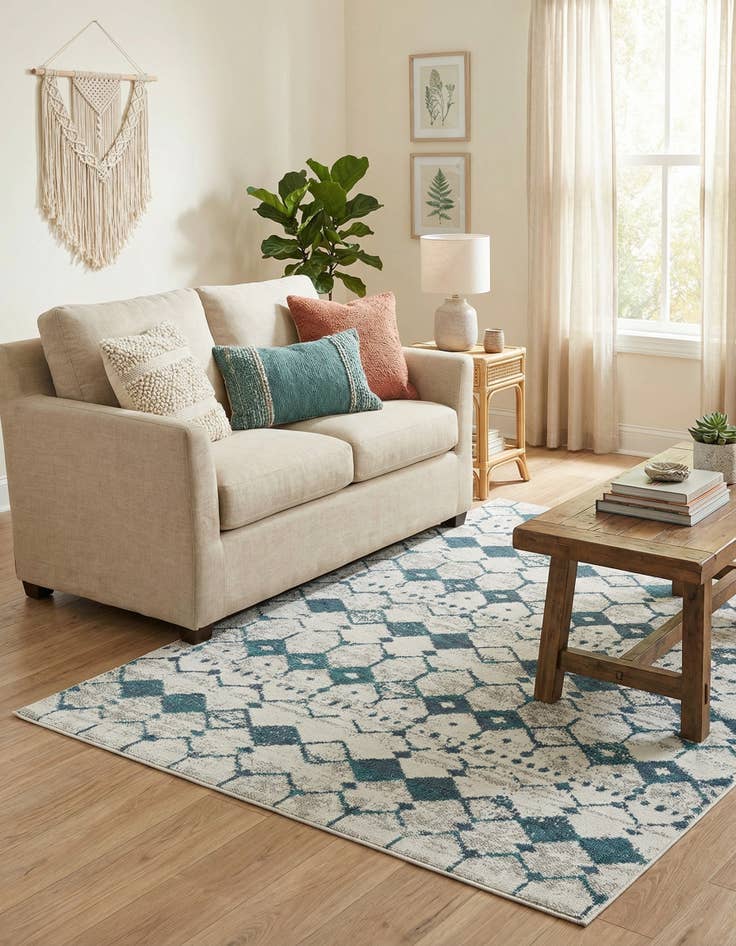 Detail image of 4' x 6' Easy-Clean Trellis Indoor / Outdoor Rug