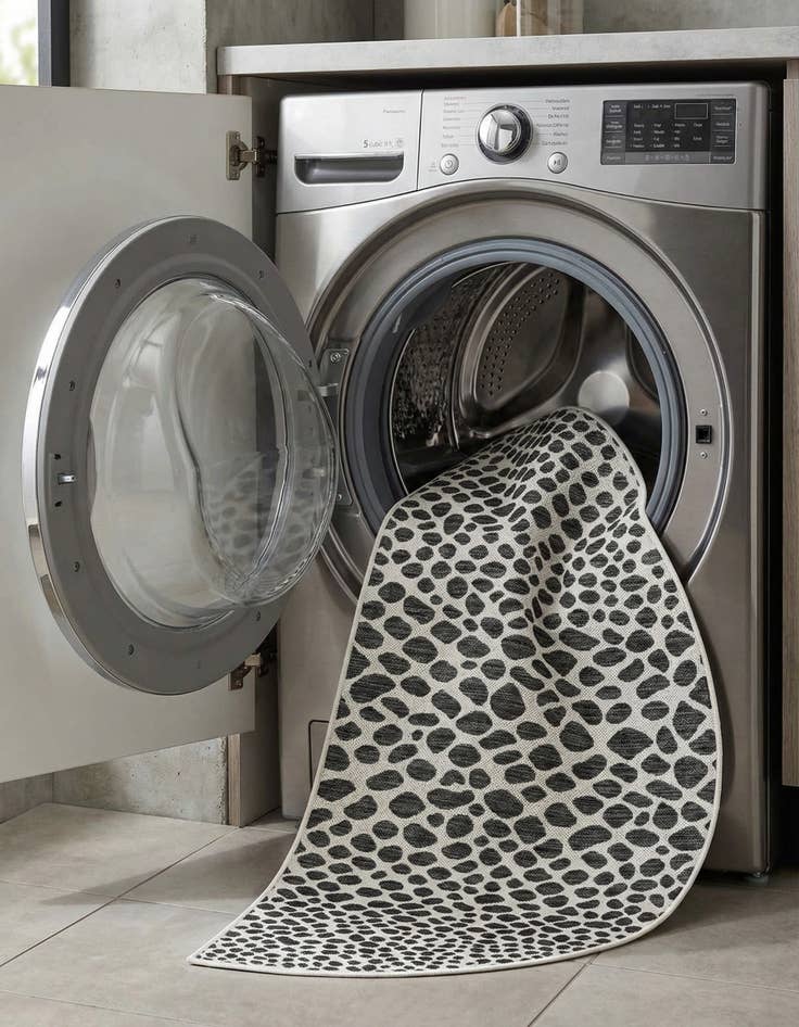 Detail image of 3' x 6'  Washable Jill Zarin Cape Town Indoor / Outdoor Hearth Rug