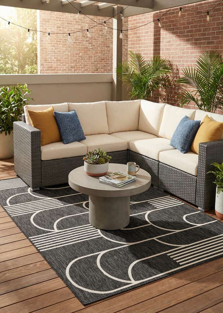 6' x 9' Easy-Clean Modern Indoor / Outdoor Rug