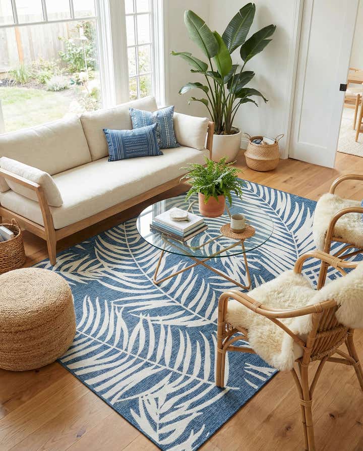 7' x 10' Easy-Clean Botanical Indoor / Outdoor Rug