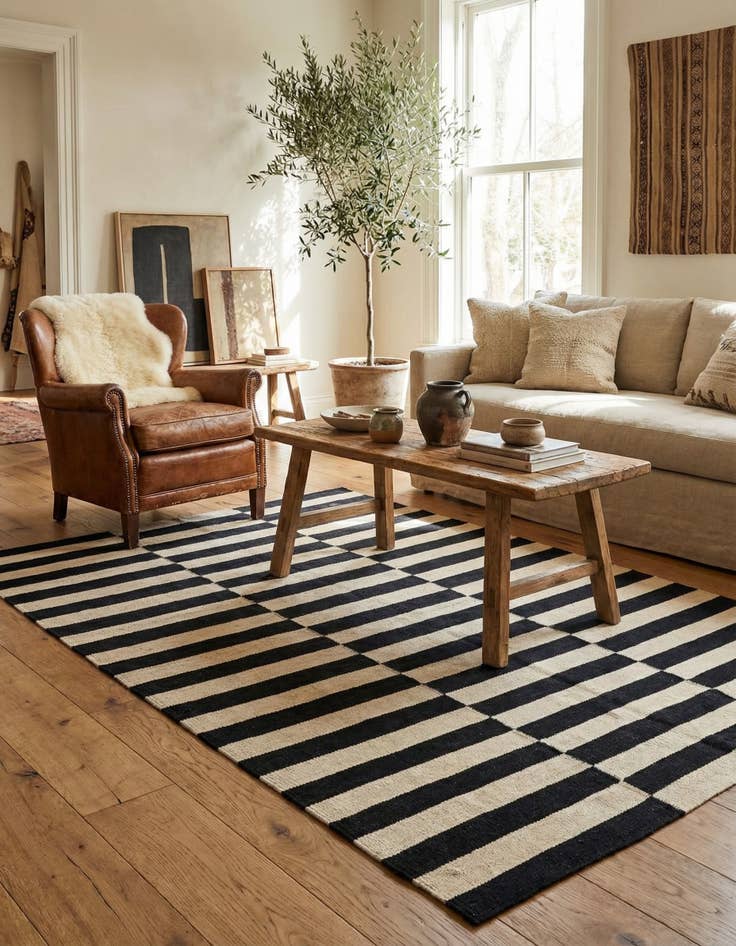 Detail image of 4' 1 x 5' 10  Hand Woven Kilim Suzani Wool Rug