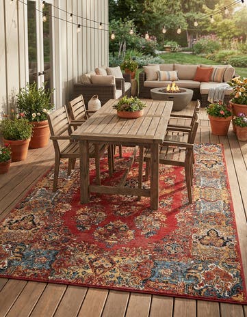 6' x 9' Easy-Clean Traditional Indoor / Outdoor Rug