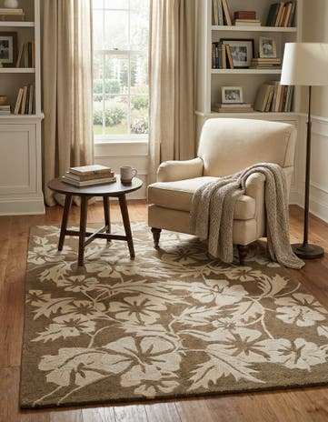 5' x 7' 5 Agra Wool Rug