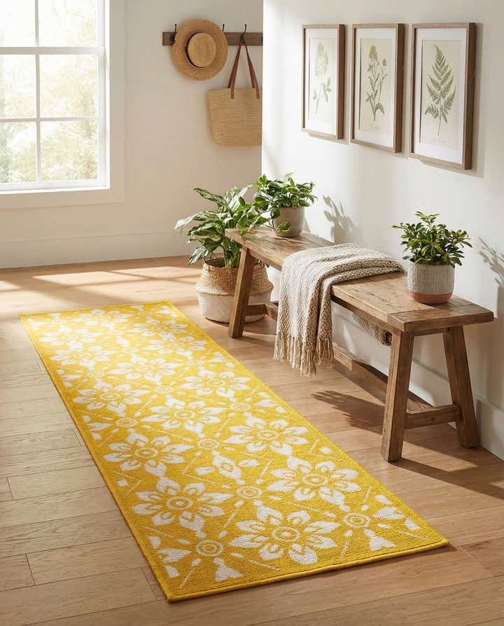 2' x 6' Easy-Clean Lattice Indoor / Outdoor Runner Rug