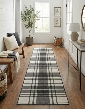 2' 7 x 12' Easy-Clean Checkered Indoor / Outdoor Runner Rug