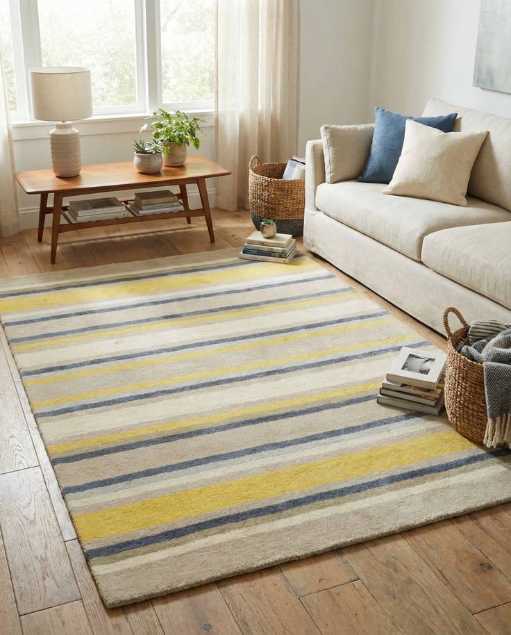 Detail image of 4' x 5' 5 Luna Wool Rug