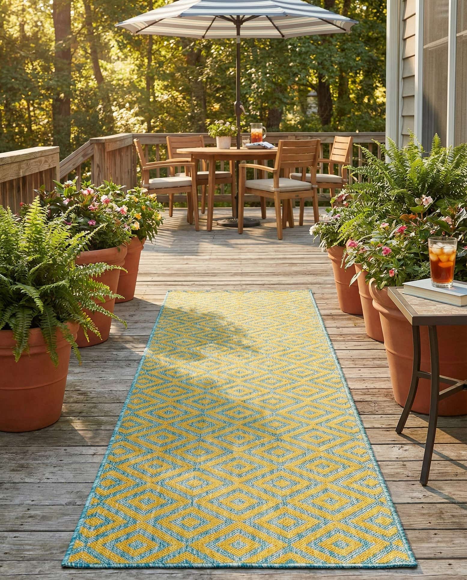 2' x 8' Easy-Clean Jill Zarin Costa Rica Indoor / Outdoor Runner Rug