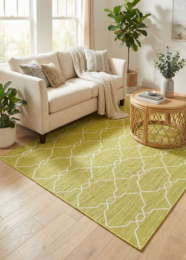 6' x 9' Easy-Clean Lattice Indoor / Outdoor Rug