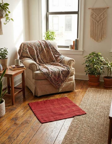 1' 5 x 1' 6 Hand Woven Pillow Wool Square Rug