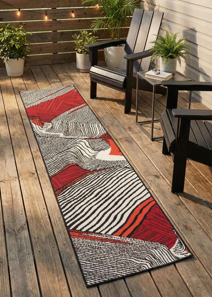 2' x 8' Easy-Clean Modern Indoor / Outdoor Runner Rug