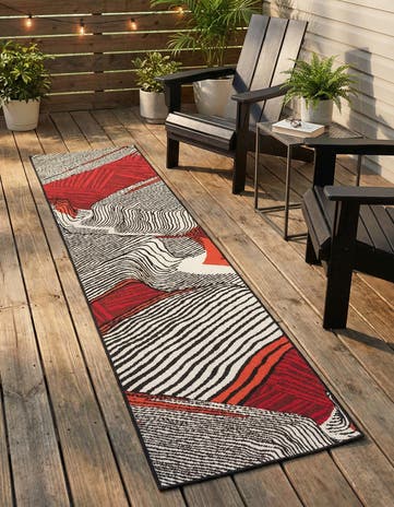 2' x 8' Easy-Clean Modern Indoor / Outdoor Runner Rug