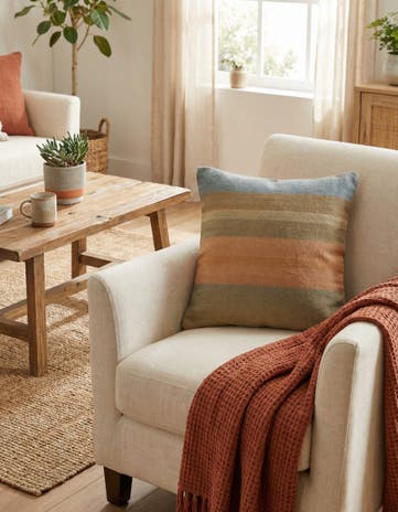 2' 4 x 2' 4 Hand Woven Pillow Wool Square Rug